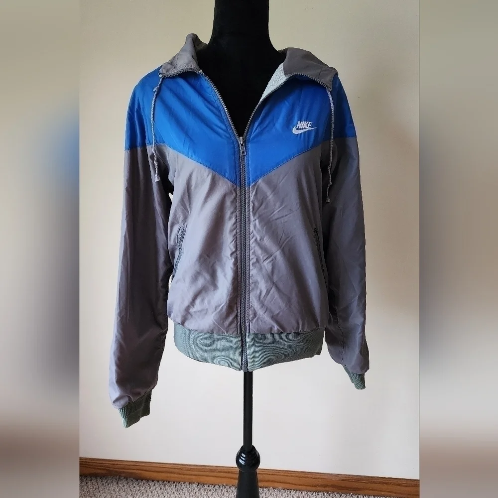 Vintage Nike Women's Blue/Gray Full Zip Up Jacket Size M.